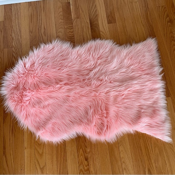 Safavieh Pink Faux Sheep Skin Rug - Picture 1 of 2